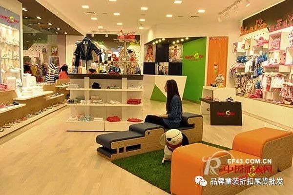 童裝店鋪裝修設(shè)計(jì)要點(diǎn)，怎樣裝修出特色店鋪！  品牌童裝尾貨一手貨源，幫你來裝修