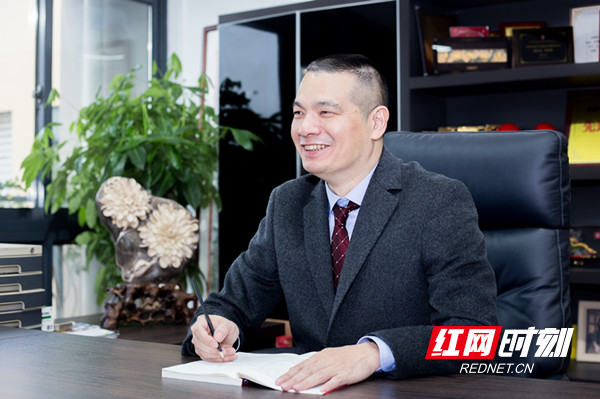湖南一高校暑期裝修宿舍學(xué)生物品疑被盜走？校方：正在調(diào)查